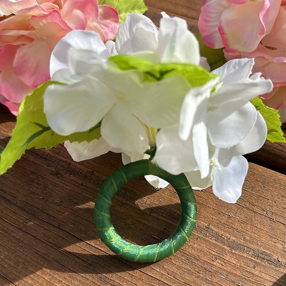 Hydrangea Napkin Rings set of 27 - Picture 6 of 8